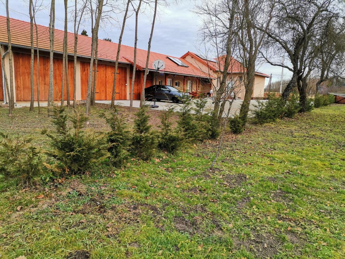 Apartament Okerka Vendeghaz Csesztreg Zewnętrze zdjęcie
