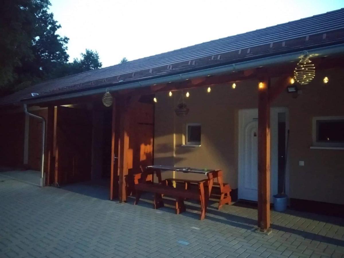 Apartament Okerka Vendeghaz Csesztreg Zewnętrze zdjęcie